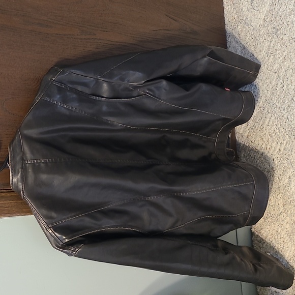 Levi's Jacket - Picture 2 of 3